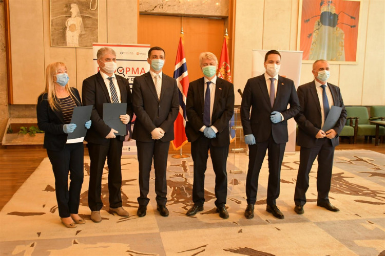 Norveška ambasada sa Ministarstvom državne uprave i NALED-om obezbedila zaštitnu opremu za 620 inspektora